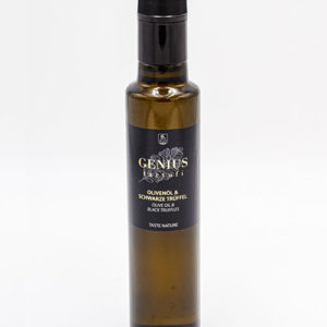 Flasche Olivenöl mit schwarzen Trüffel